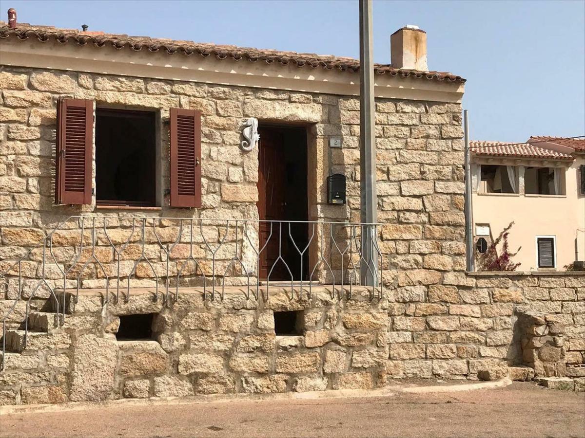 Place San Pantaleo : Jolie Maison Sarde Authentique Villa Exterior photo